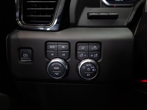Used 2022 GMC Sierra 1500 AT4 w/ AT4 Premium Package AWD/4WD image 30