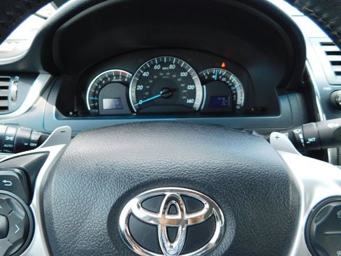 Used 2014 Toyota Camry SE FWD image 26
