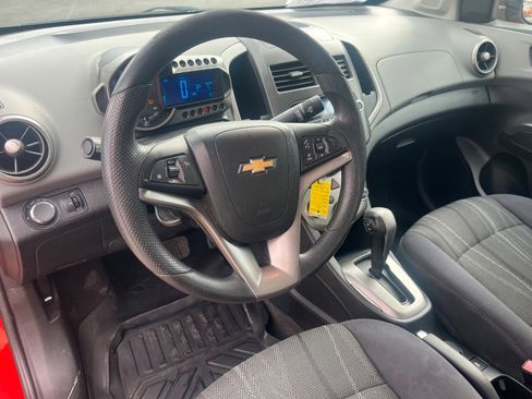 Used 2013 Chevrolet Sonic LT image 9
