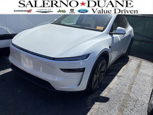 Used 2026 Tesla Model Y 2WD image 1