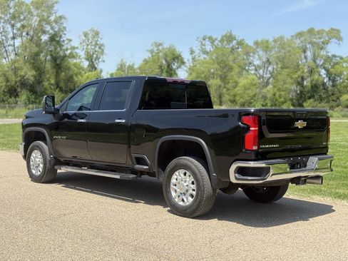 Used 2024 Chevrolet Silverado 2500 LTZ w/ LTZ Plus Package AWD/4WD image 5
