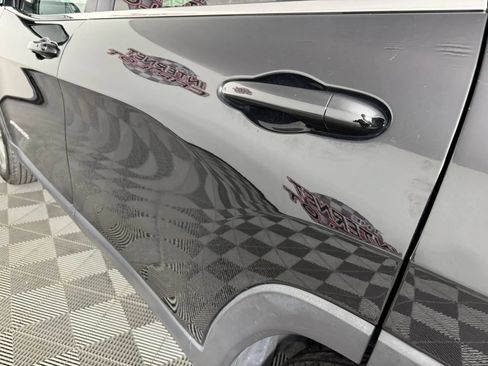 Used 2018 Jeep Cherokee Limited w/ Trailer Tow Group AWD/4WD image 27