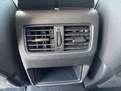 Used 2024 Nissan Rogue S AWD/4WD image 18