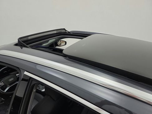 Used 2025 Audi Q5 Premium w/ Premium Plus AWD/4WD image 11