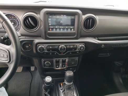 Used 2022 Jeep Wrangler Sport AWD/4WD image 63