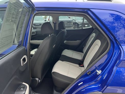 Certified 2025 Hyundai Venue SEL FWD image 17