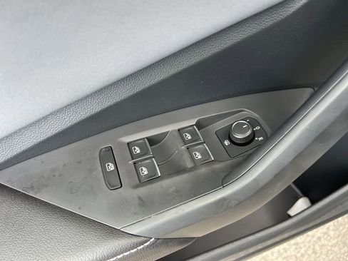 New 2025 Volkswagen Jetta SE image 13