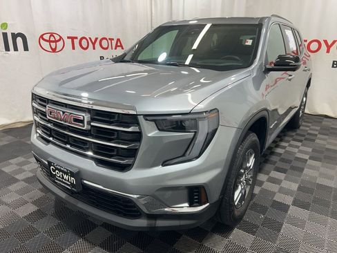 Used 2025 GMC Acadia Elevation image 3