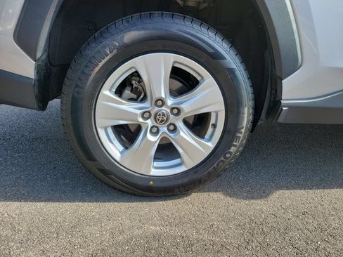 Used 2021 Toyota RAV4 XLE FWD image 13