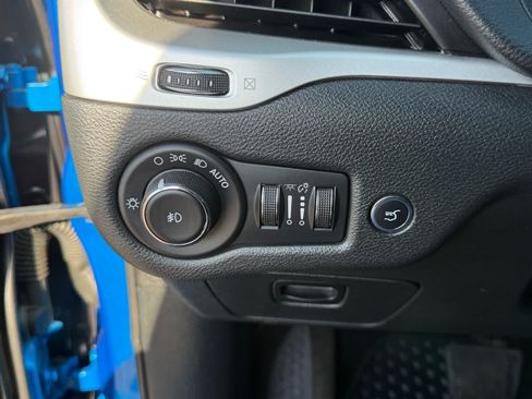 Used 2017 Jeep Cherokee Trailhawk w/ Comfort/Convenience Group AWD/4WD image 19