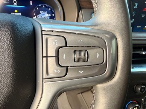 Used 2024 Chevrolet Tahoe Z71 w/ Luxury Package AWD/4WD image 19