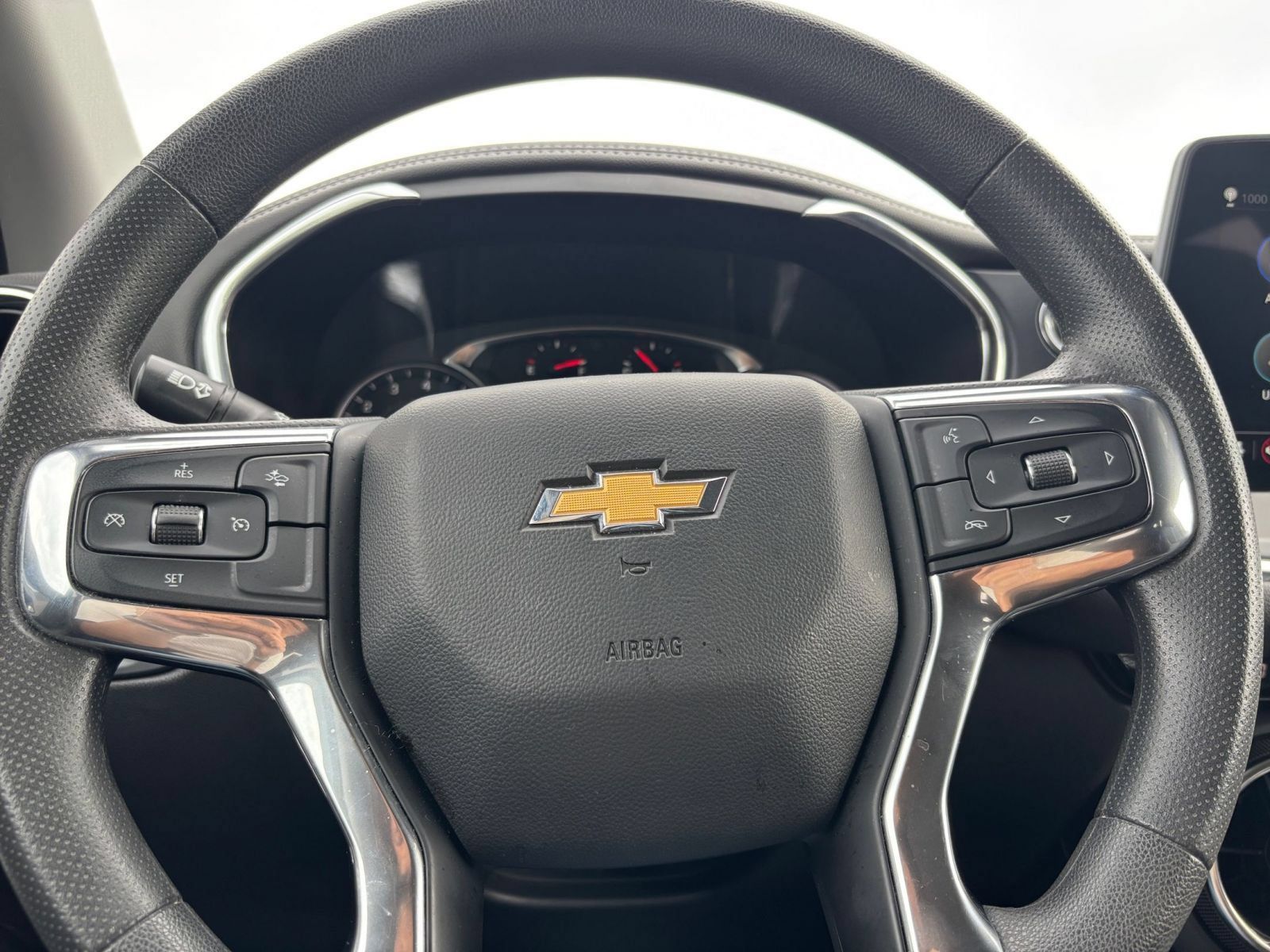 Used 2025 Chevrolet Blazer LT FWD image 28