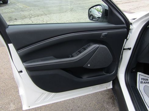 Used 2025 Ford Mustang Mach-E Premium AWD/4WD image 17
