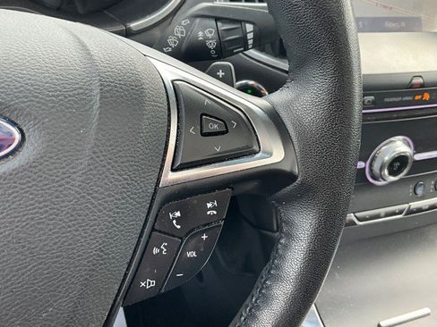 Used 2019 Ford Edge Titanium w/ Equipment Group 301A AWD/4WD image 15
