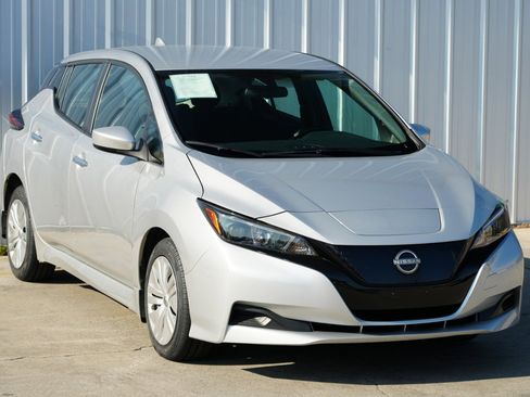 Used 2023 Nissan Leaf S image 47