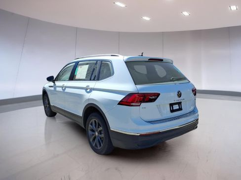 Used 2022 Volkswagen Tiguan SE image 3