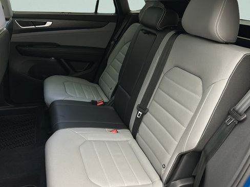 Used 2025 Volkswagen Atlas Cross Sport SEL R-Line AWD/4WD image 11