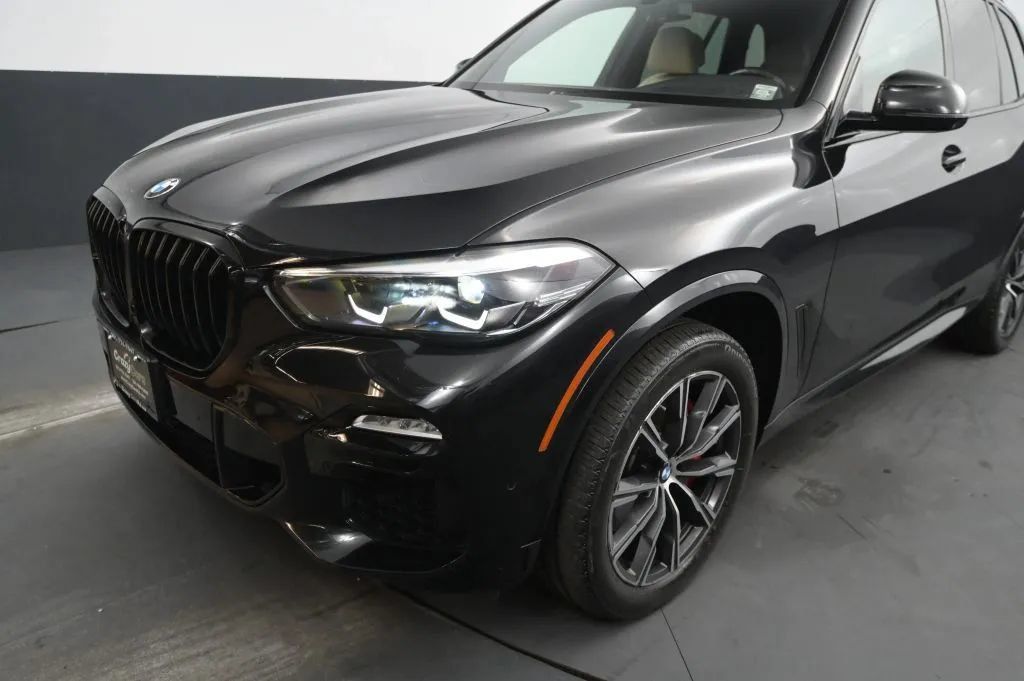 Used 2021 BMW X5 xDrive40i w/ M Sport Package AWD/4WD image 9
