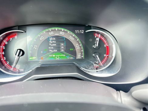 Used 2025 Toyota RAV4 XLE image 40