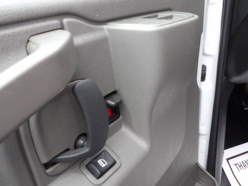 Used 2025 Chevrolet Express 3500 w/ Power Convenience Package RWD image 15