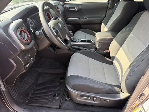 Certified 2023 Toyota Tacoma TRD Sport w/ Advanced Technology Package AWD/4WD image 19