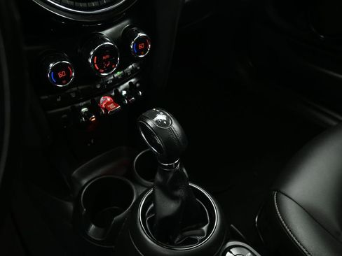 Used 2019 MINI Cooper 2-Door Hardtop image 17