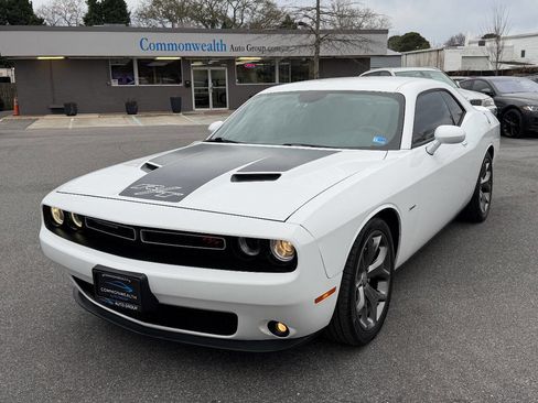 Used 2015 Dodge Challenger R/T w/ Quick Order Package 28B R/T image 4