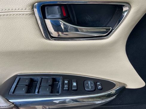 Used 2015 Toyota Avalon XLE image 25