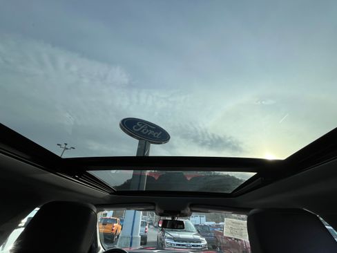 Certified 2023 Ford F250 Lariat w/ Chrome Package image 17