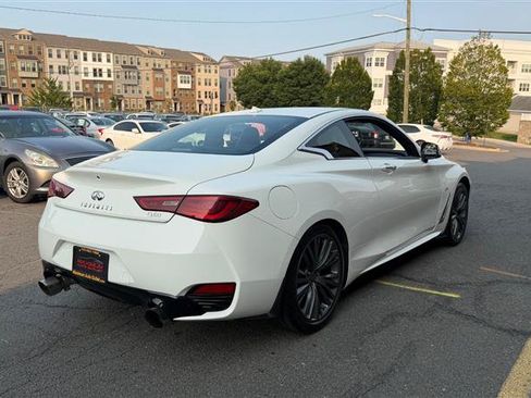 Used 2018 INFINITI Q60 2.0t w/ Moonroof Package RWD image 4