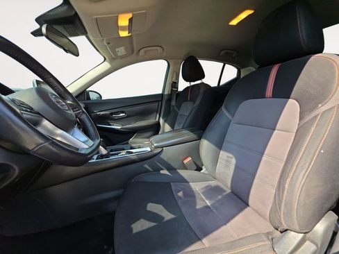 Used 2021 Nissan Sentra SR w/ Lighting Package FWD image 4