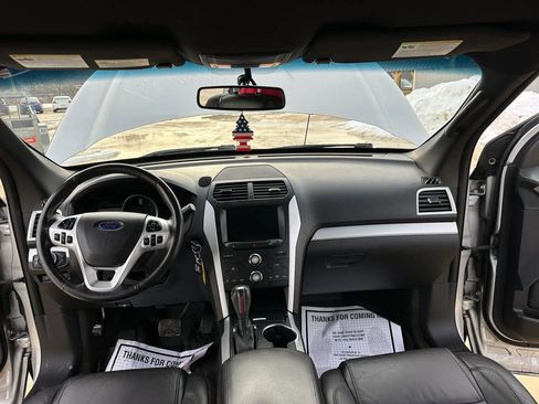 Used 2014 Ford Explorer XLT w/ Equipment Group 202A image 16