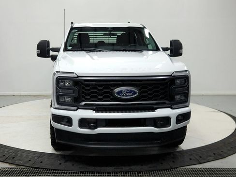 Used 2023 Ford F250 XL w/ STX Appearance Package AWD/4WD image 3