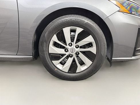 Used 2024 Nissan Altima 2.5 S FWD image 30