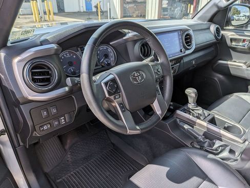 Used 2022 Toyota Tacoma Limited image 13
