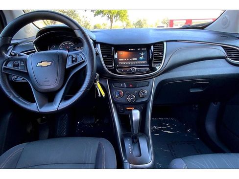 Used 2017 Chevrolet Trax LT image 16