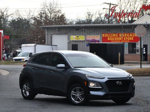Used 2019 Hyundai Kona SE w/ Cargo Package image 1