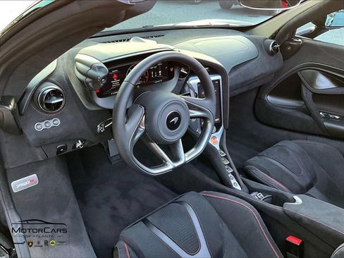 Used 2026 McLaren 750S Spider RWD image 13