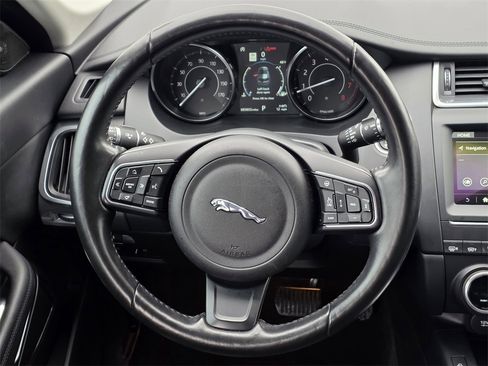 Used 2018 Jaguar E-PACE S image 26