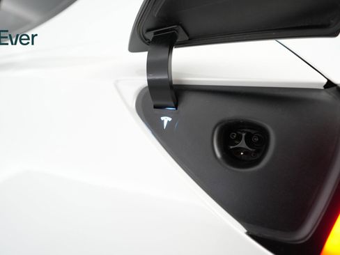 Used 2023 Tesla Model 3 Performance image 24