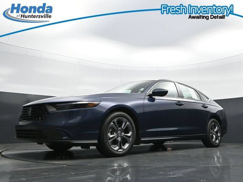 Used 2023 Honda Accord EX image 31