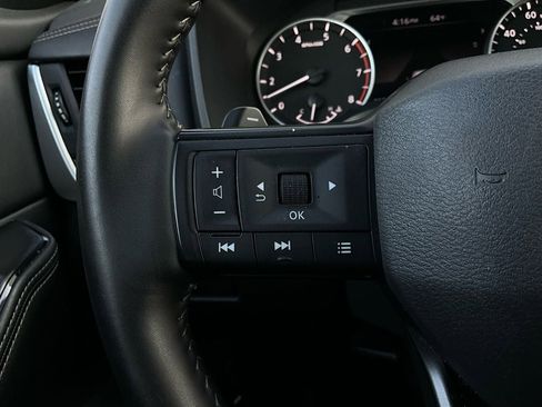 Used 2025 Nissan Rogue SV image 33