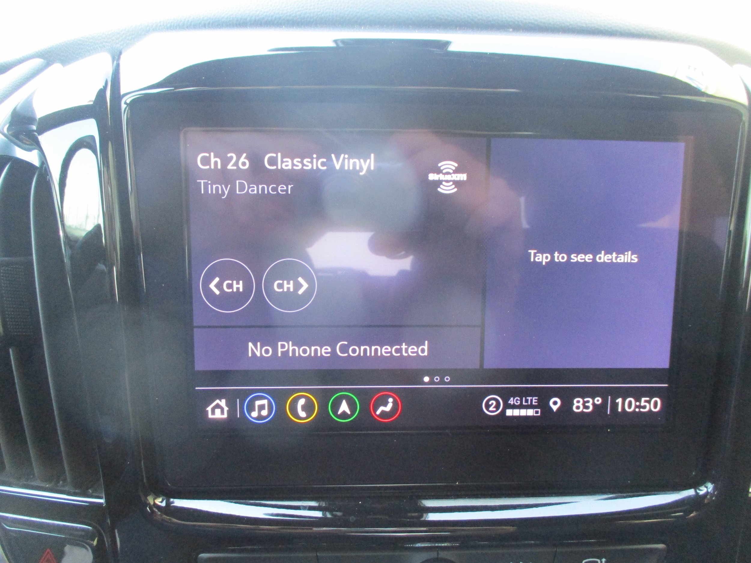 Used 2023 Chevrolet Traverse RS FWD image 16