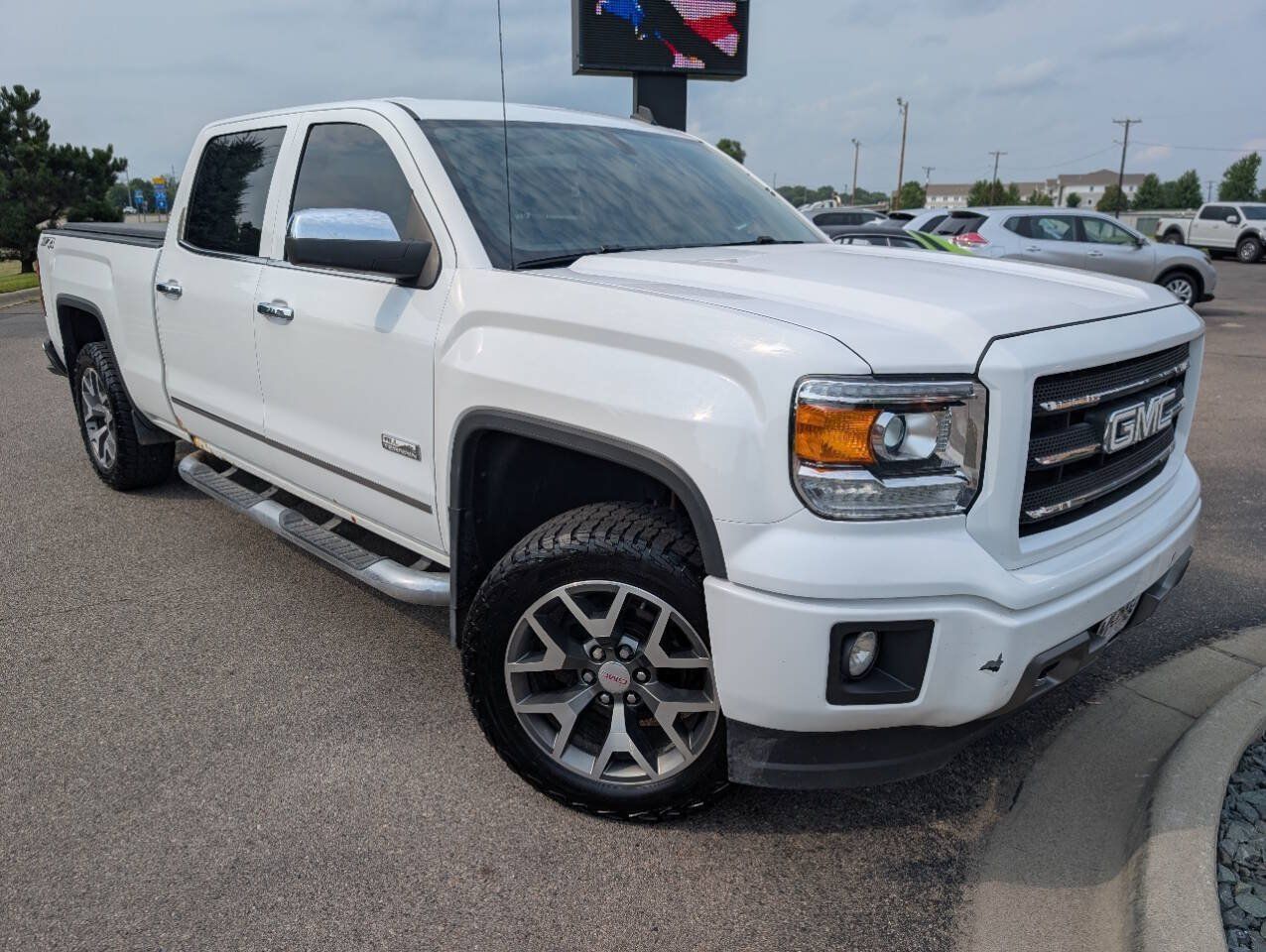 Used 2014 GMC Sierra 1500 SLE AWD/4WD image 3