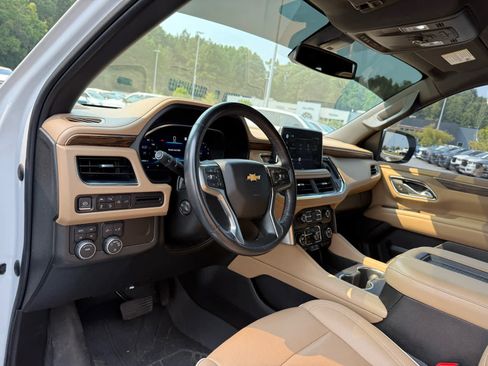 Used 2022 Chevrolet Tahoe Premier AWD/4WD image 15