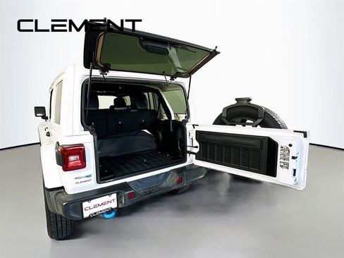 Used 2023 Jeep Wrangler Unlimited Sahara w/ Cold Weather Group image 11