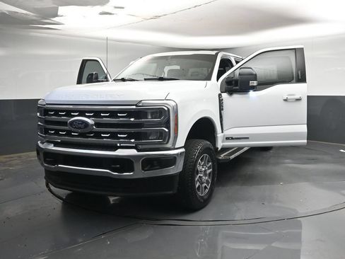 Used 2023 Ford F250 Lariat w/ FX4 Off-Road Package AWD/4WD image 50