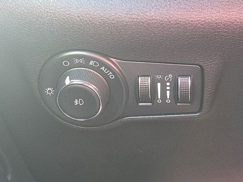 Used 2022 Jeep Compass Latitude w/ Convenience Group AWD/4WD image 25
