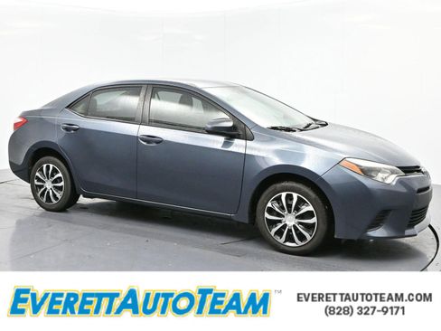 Used 2014 Toyota Corolla LE image 1
