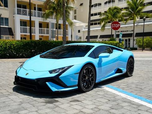 Used 2024 Lamborghini Huracan Tecnica RWD image 2